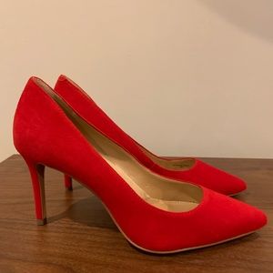 Banana Republic Madison 12-Hour Pump